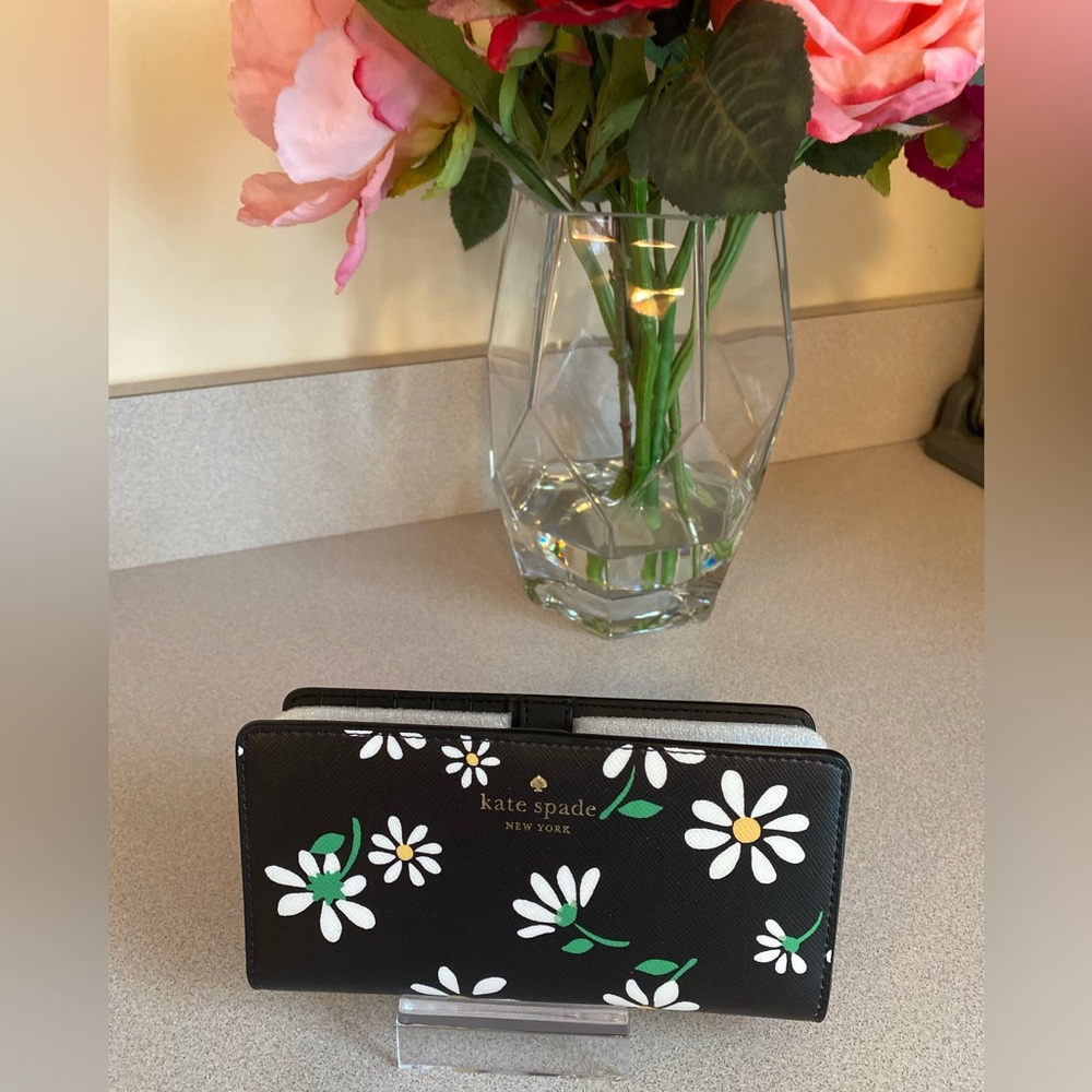 Kate Spade Dana Daisies Large Slim Bifold Wallet
